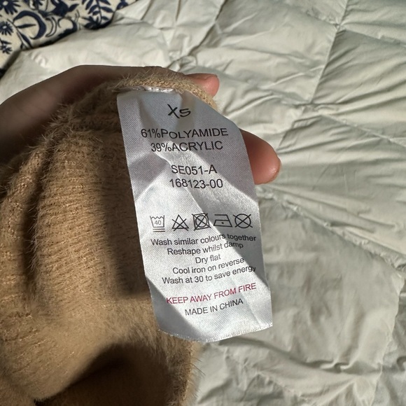 CUPCAJE BRAND SWEATER CROP TOP SIZE WOMENS XS - Picture 4 of 4